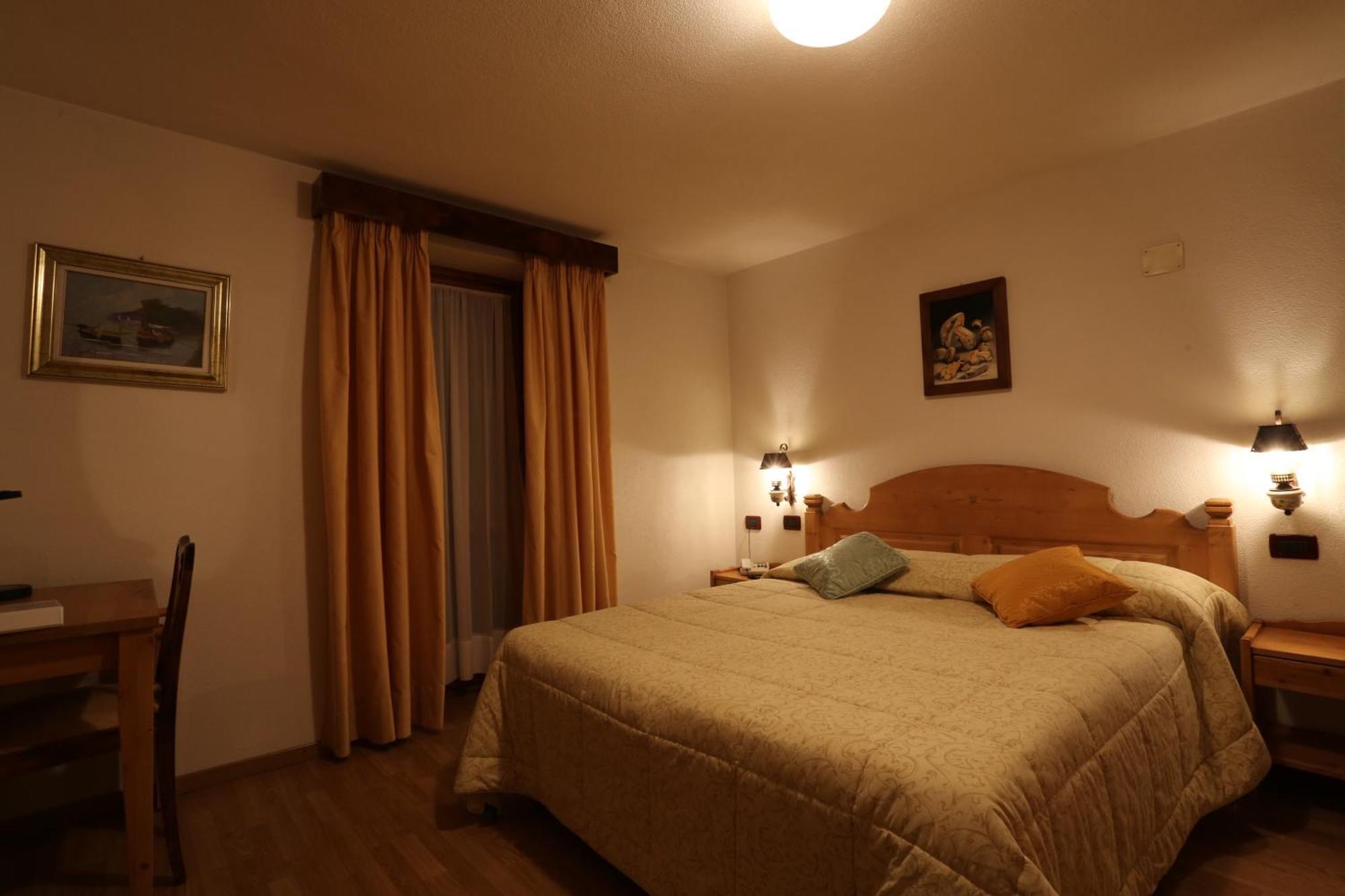 Albergo Centrale Forni di Sopra Rom bilde