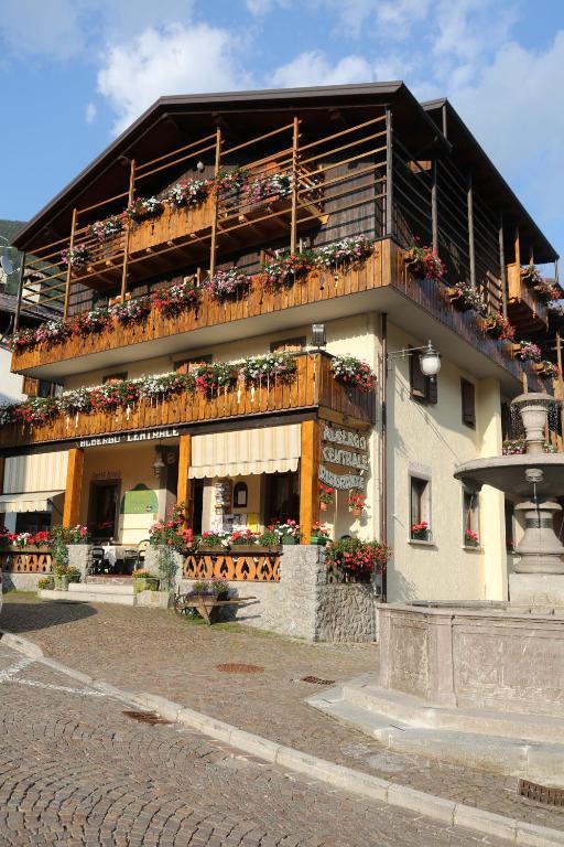 Albergo Centrale Forni di Sopra Eksteriør bilde
