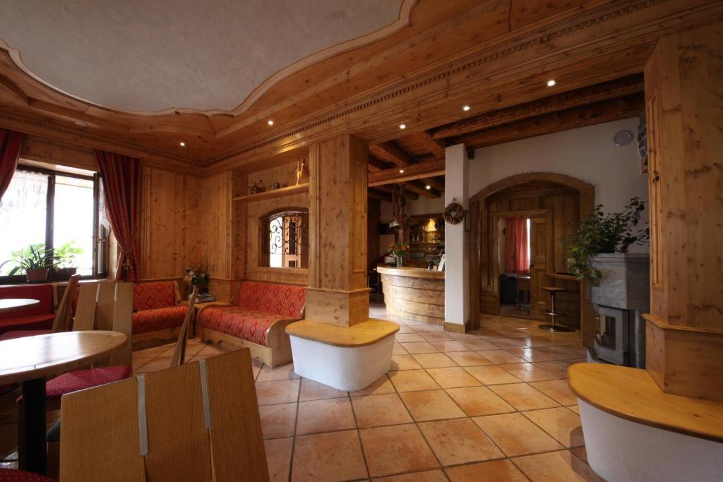 Albergo Centrale Forni di Sopra Eksteriør bilde